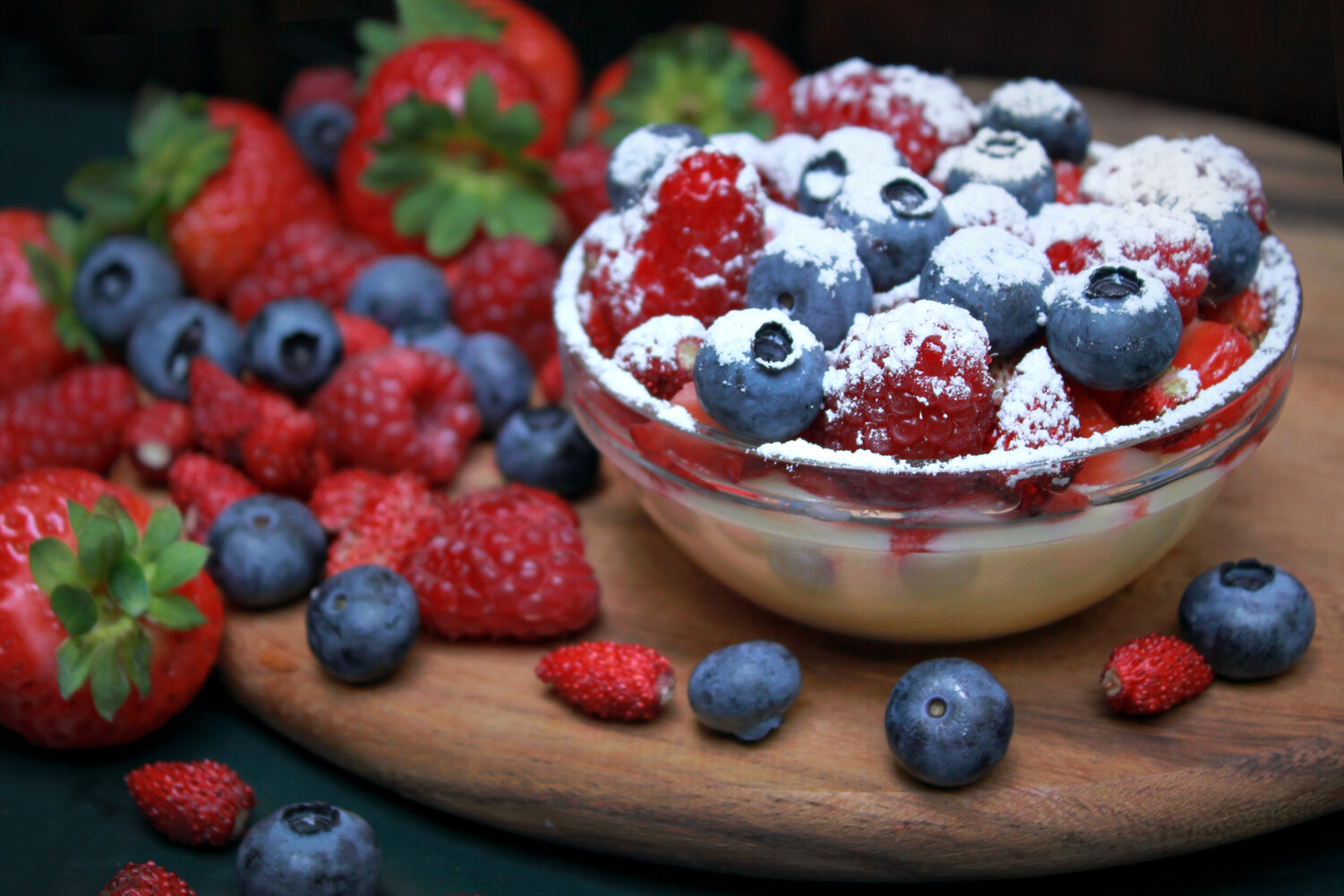 Crema calda e frutti di bosco